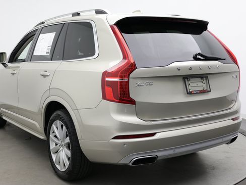 Used 2016 Volvo XC90 T6 Momentum w/ Momentum Plus Package AWD/4WD image 4