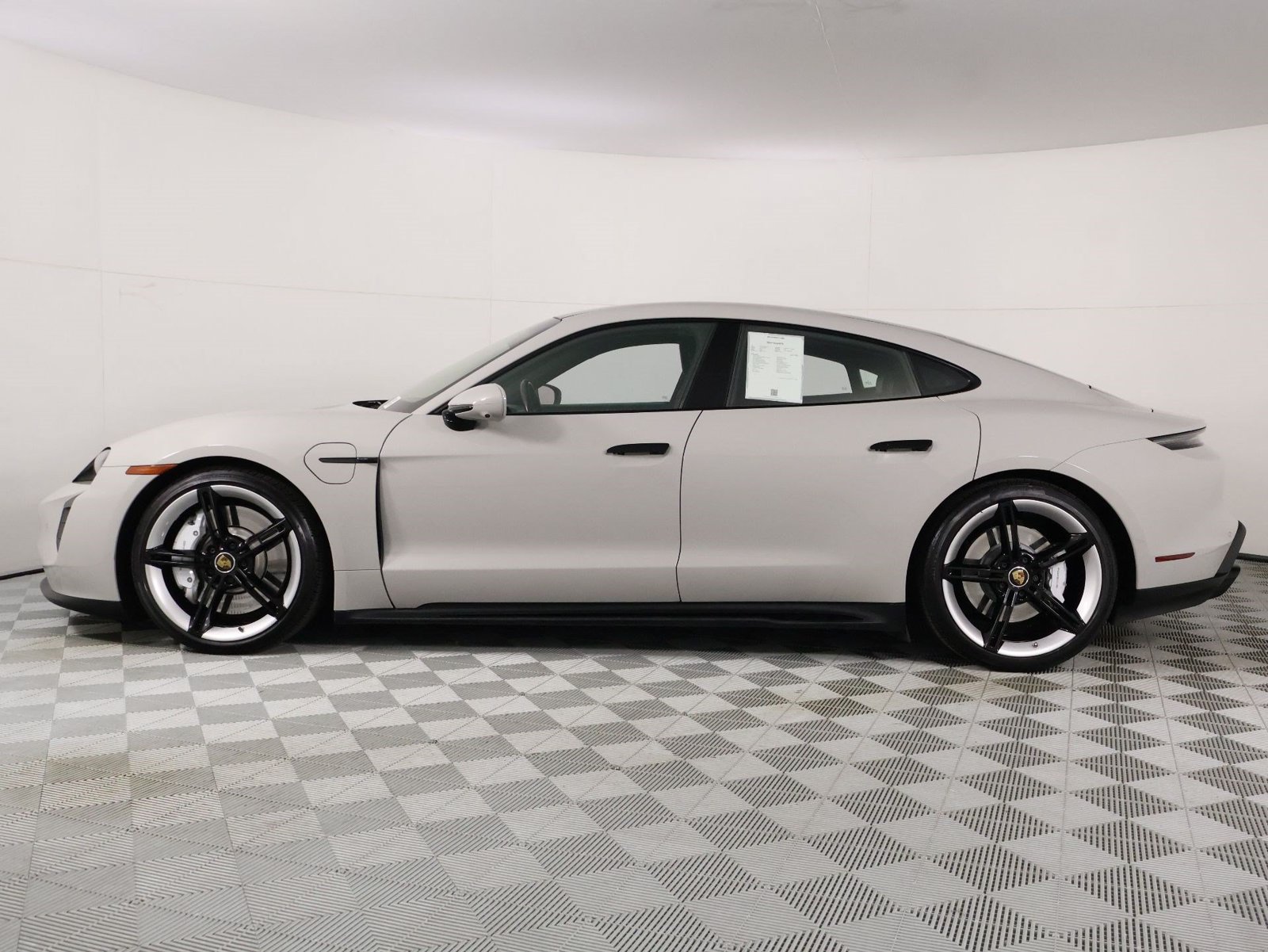 Certified 2023 Porsche Taycan GTS AWD/4WD image 2