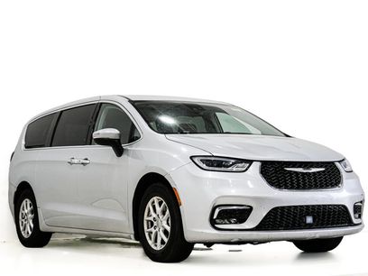 Used 2023 Chrysler Pacifica Touring-L