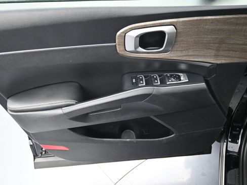Used 2021 Kia Sorento EX w/ Panoramic Sunroof Package image 26