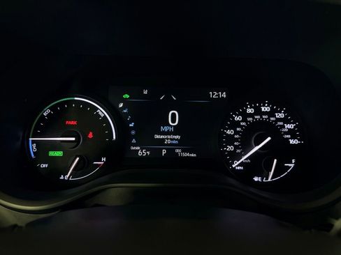 Used 2025 Toyota Sienna XLE w/ XLE Plus Package FWD image 13