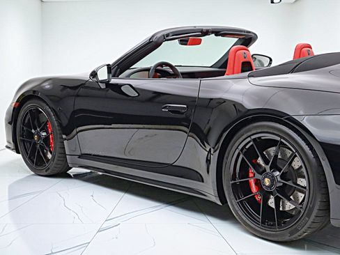 Used 2026 Porsche 911 Carrera 4 GTS AWD/4WD image 7