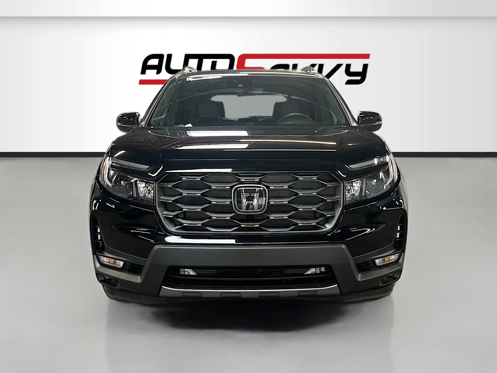 Used 2023 Honda Passport TrailSport image 2