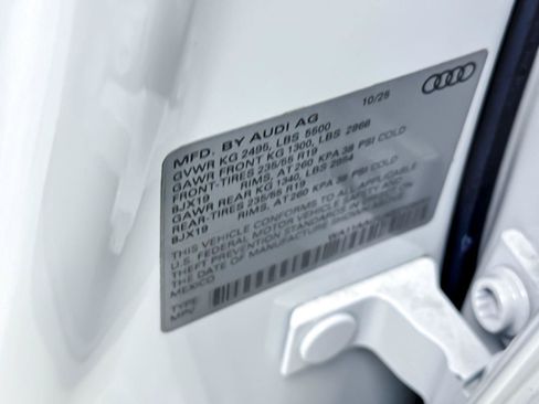 Used 2025 Audi Q5 Premium AWD/4WD image 29