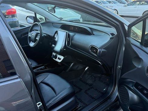 Used 2017 Toyota Prius Prime Premium image 7