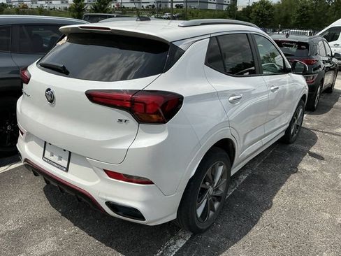 Used 2022 Buick Encore GX Select w/ Sport Touring Package FWD image 5