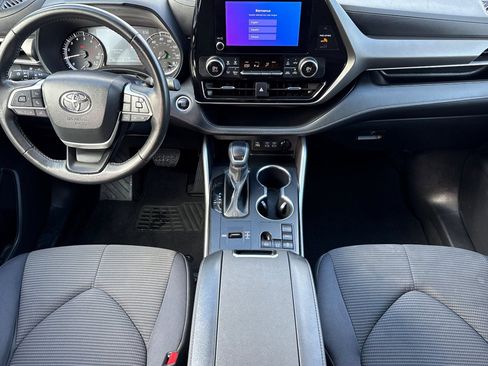 Used 2024 Toyota Highlander LE image 13