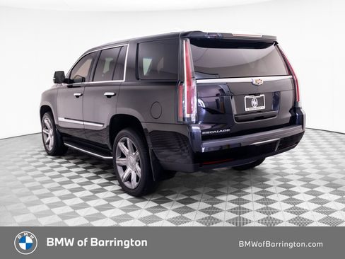 Used 2019 Cadillac Escalade Luxury AWD/4WD image 2