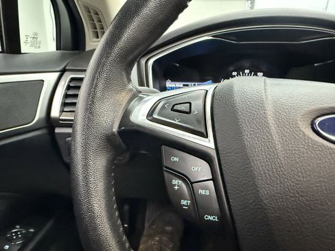 Used 2020 Ford Fusion SEL image 16