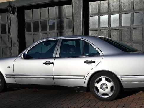 Used 1997 Mercedes-Benz E 420 image 4