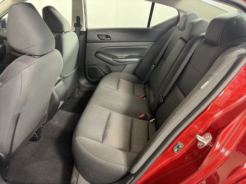 Used 2024 Nissan Altima 2.5 SV FWD image 7