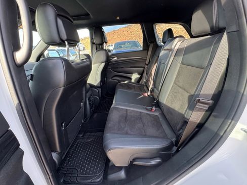 Used 2020 Jeep Grand Cherokee Altitude image 10