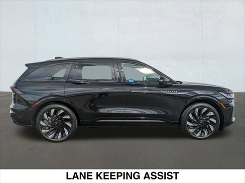 Used 2024 Lincoln Nautilus Reserve w/ Jet Appearance Package (87T) image 6