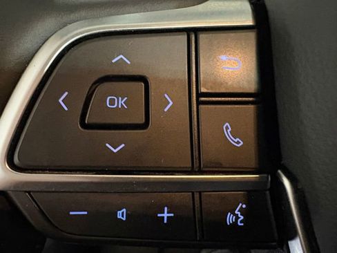 Used 2020 Toyota Highlander Platinum image 28