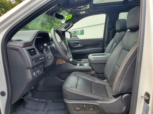 Used 2023 Chevrolet Tahoe High Country AWD/4WD image 9