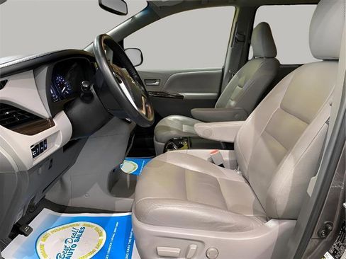 Used 2015 Toyota Sienna XLE w/ XLE Navigation Package AWD/4WD image 26