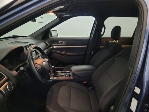 Used 2018 Ford Explorer XLT AWD/4WD image 17