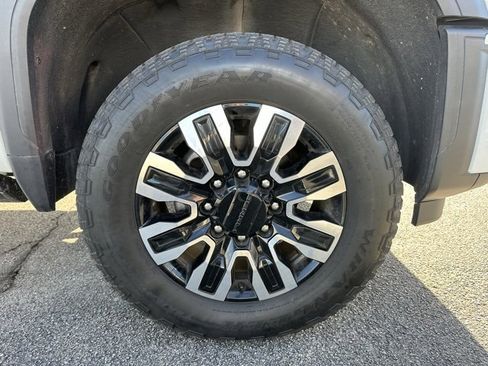 Used 2025 GMC Sierra 3500 Denali Ultimate image 6