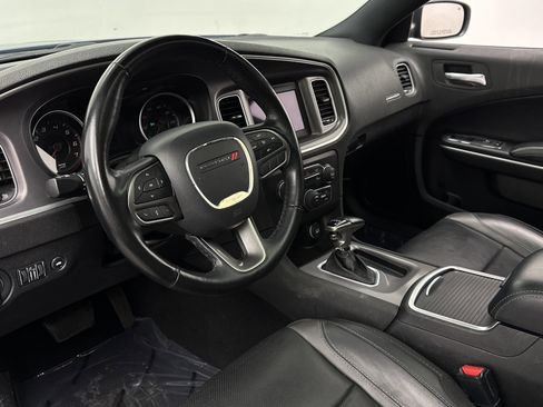 Used 2022 Dodge Charger SXT w/ Leather Interior Group RWD image 10