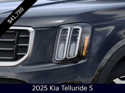 Certified 2025 Kia Telluride S image 10