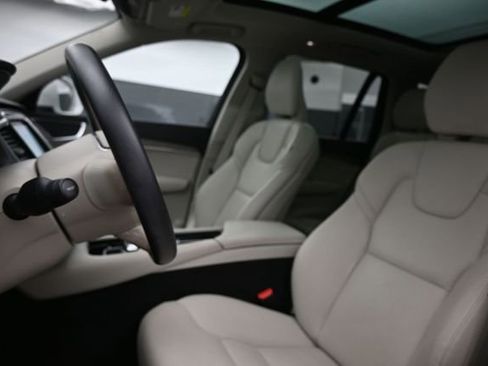 Used 2023 Volvo XC90 B5 Plus w/ Protection Package Premier AWD/4WD image 10