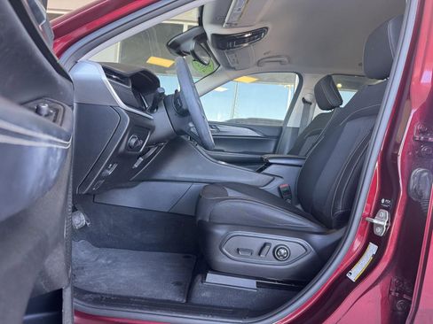 Used 2024 Jeep Grand Cherokee Altitude image 12