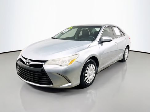 Used 2016 Toyota Camry LE FWD image 10