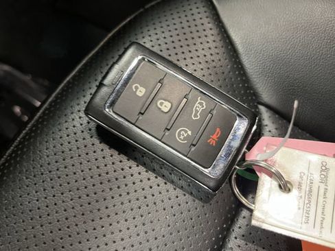 Used 2023 Jeep Grand Cherokee Limited w/ Luxury Tech Group II image 27