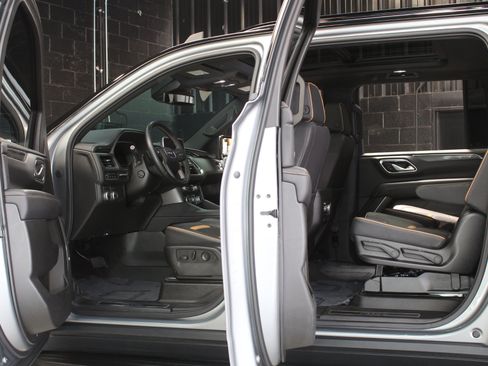 Used 2023 GMC Yukon XL AT4 w/ Technology Package AWD/4WD image 28
