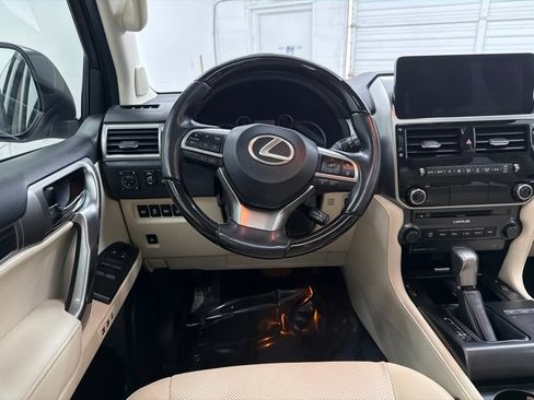 Used 2023 Lexus GX 460 Premium w/ Accessory Package AWD/4WD image 22