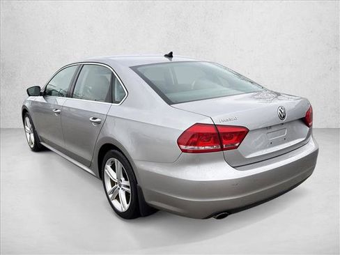 Used 2014 Volkswagen Passat 1.8T SE image 7