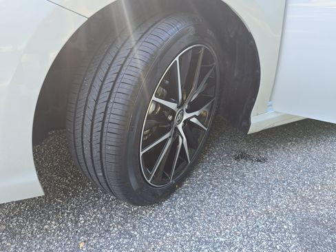 Used 2024 Toyota Camry SE FWD image 31