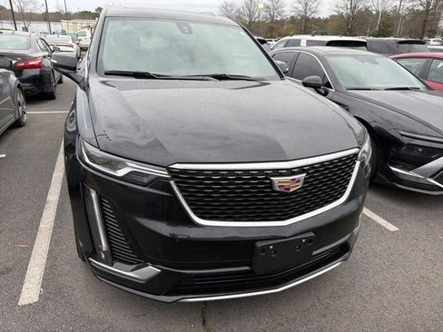 Used 2023 Cadillac XT6 Luxury image 2