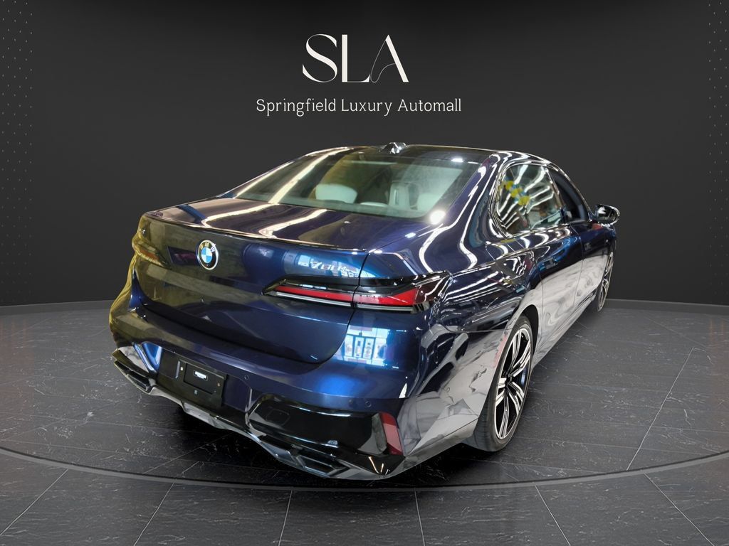 Used 2023 BMW 760i xDrive w/ Executive Package AWD/4WD image 7