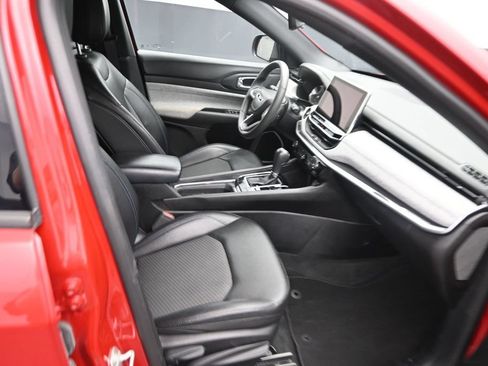 Used 2024 Jeep Compass Latitude AWD/4WD image 10