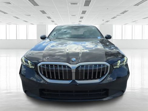 New 2026 BMW 530i w/ Premium Package image 2
