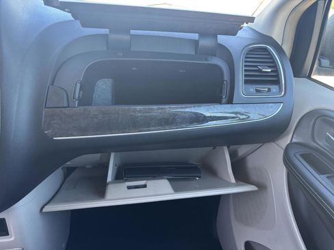 Used 2011 Chrysler Town & Country Touring w/ Security Group image 29