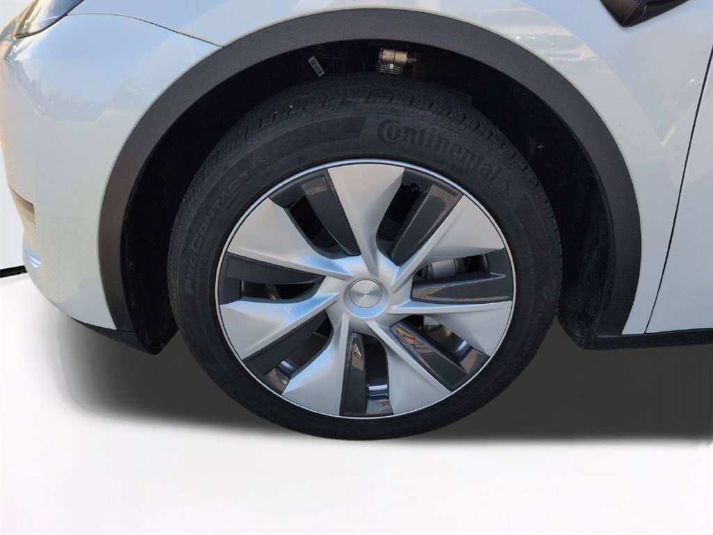 Used 2024 Tesla Model Y Long Range RWD image 13