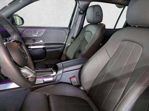 Used 2025 Mercedes-Benz GLB 250 image 16