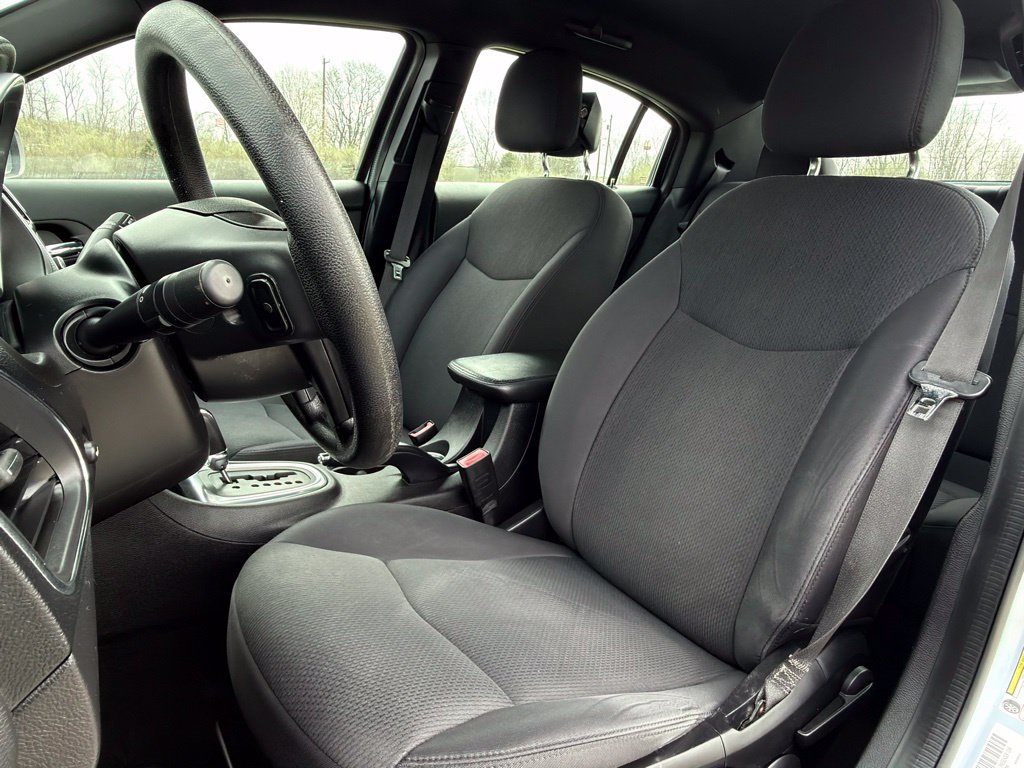 Used 2014 Chrysler 200 LX FWD image 12