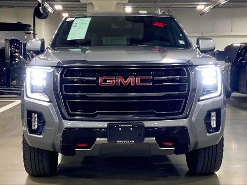 Used 2023 GMC Yukon XL AT4 image 3