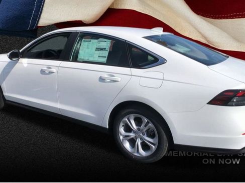 Certified 2025 Honda Accord LX image 6
