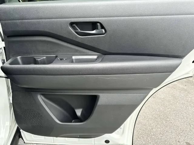 Certified 2025 Nissan Pathfinder SV AWD/4WD image 24