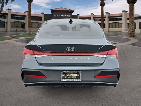 Used 2026 Hyundai Elantra SE FWD image 7