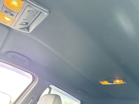 Used 2019 Nissan Titan SL w/ Midnight Edition image 22