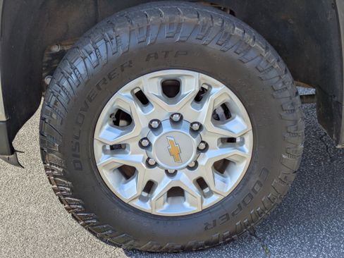 Used 2023 Chevrolet Silverado 2500 LT w/ Convenience Package image 31