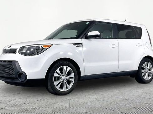 Used 2015 Kia Soul + FWD image 1