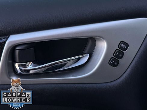 Used 2019 Nissan Pathfinder SL image 27