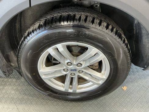 Used 2023 Ford Explorer XLT w/ Equipment Group 202A image 39