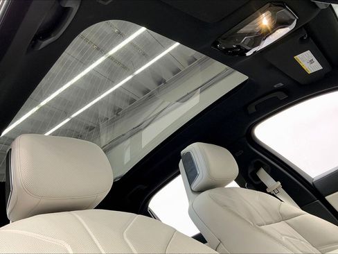 Certified 2024 BMW 750e xDrive w/ Executive Package image 28